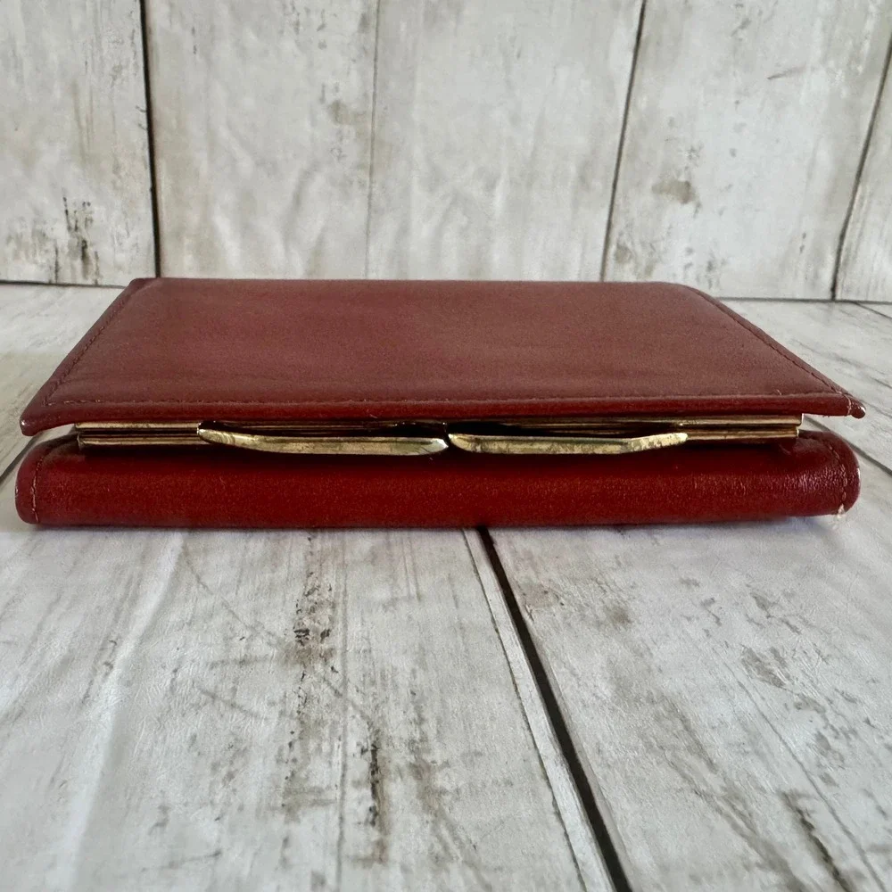 Amity Signature Series Burgundy Cowhide Leather Tri-Fold KissLock Wallet Vintage